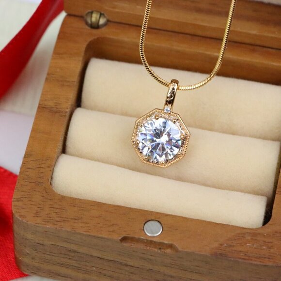 "Gold-Plated White Pendant Necklace with Sparkling Center Stone, XPPT1393 - Picture 9 of 13